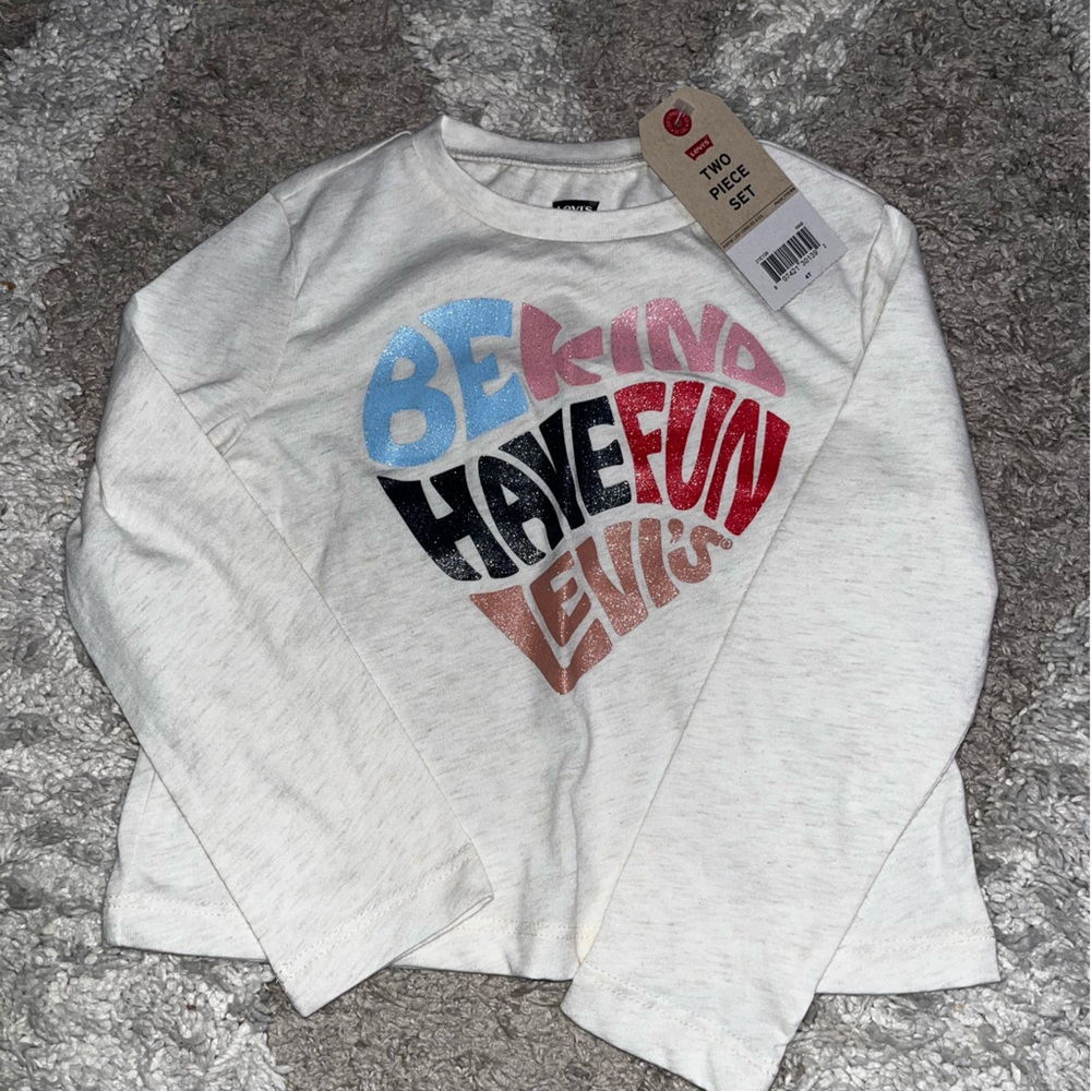 Levi’s sparkly “Be Kind Have Fun Levi’s” 4T long sleeve shirt